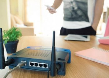 Jeta në karantinë, ja si të keni internet më të shpejtë në shtëpi