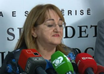 Zv.ministrja e Shëndetësisë: Evitoni lëvizjet me urban, kafenetë, nëse mbushet Infektivi, Senatoriumi do të kthehet në karantinë