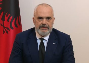 Rama: Keni të drejtë të më shani dhe ofendoni, por jo të mos zbatoni urdhrat e qeverisë
