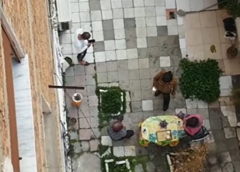 Shqiptarët që nuk zënë mend, shkojnë tek komshinjtë për kafe (VIDEO)