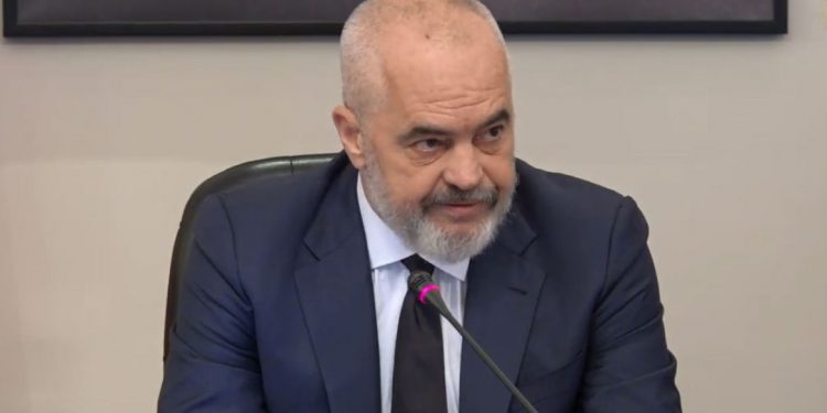 Koronavirusi prek Shqipërinë, Rama njofton mbylljen e shkollave