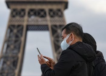 Koronavirusi: Franca mbyll dyqanet e restorantet, apelon që njerëzit të rrinë në shtëpi