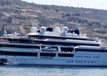 Koronavirusi, dy jahte në Sarandë nuk lejohet të furnizohen me karburant. Në njërin prej tyre ishte Noizy (VIDEO)