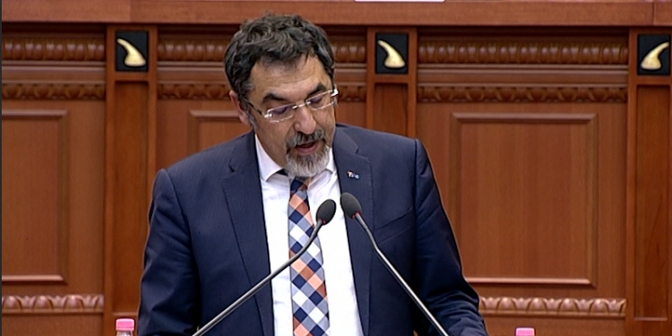 Reforma mbi menaxhimin dhe pronësinë e tokës bujqësore, ministri Çuçi tregon çfarë sjell ligji i ri i miratuar në Kuvend