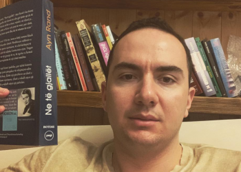 Ervin Salianji vetë-karantinohet nga koronavirusi, sugjeron disa libra për të lexuar