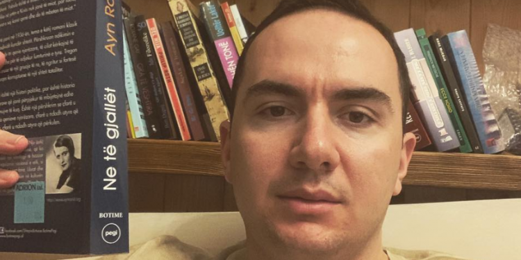 Ervin Salianji vetë-karantinohet nga koronavirusi, sugjeron disa libra për të lexuar