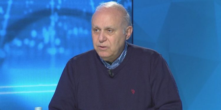 Apeli i mjekut Tritan Kalo: Tre shenjat e para kur duhet të telefonin 127, për koronavirusin