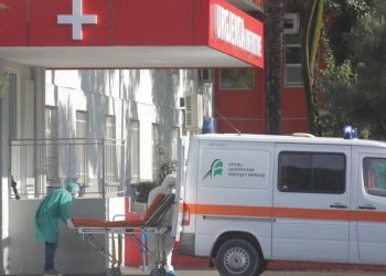 E rëndë/ Shënohet viktima e dytë nga koronavirusi në Shqipëri