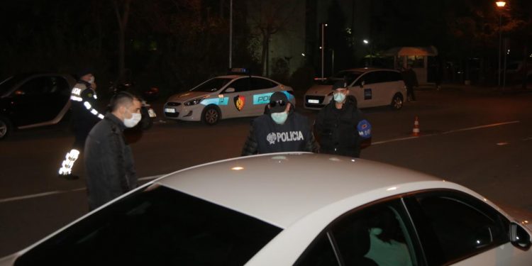 Hyn në fuqi ‘shtetrrethimi’ nga koronavirusi, 7 rregullat që duhet të dini