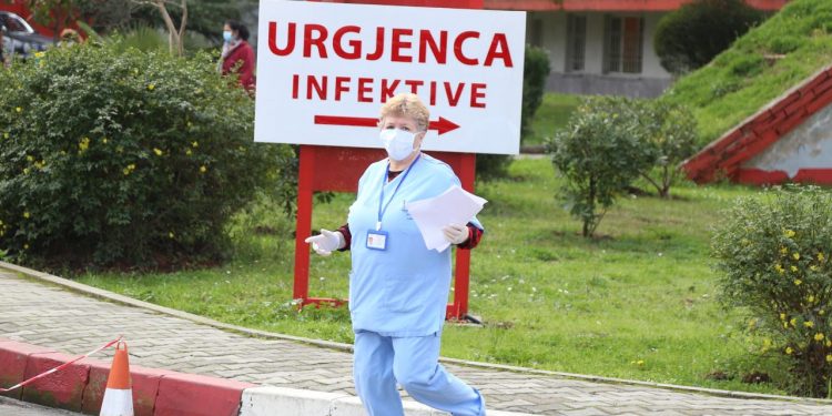 Private: Konfirmohet dhe rasti i tretë me koronavirus në Shqipëri