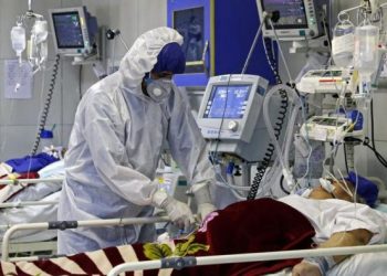 Çifti nga Erseka të dyshuar me koronavirus, ambulanca merr analizat me urgjencë