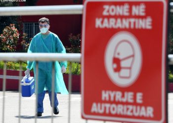 Koronavirusi, vdes një tjetër grua në Shqipëri, shkon në 12 numri i viktimave