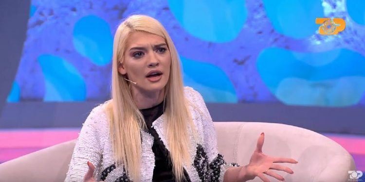 Ina e “Përputhen”: Dua të bëj seks në kuzhinë me burrin dhe s’më pëlqen të jetoj me vjehrrën, as nënën time s’e dua brenda (VIDEO)