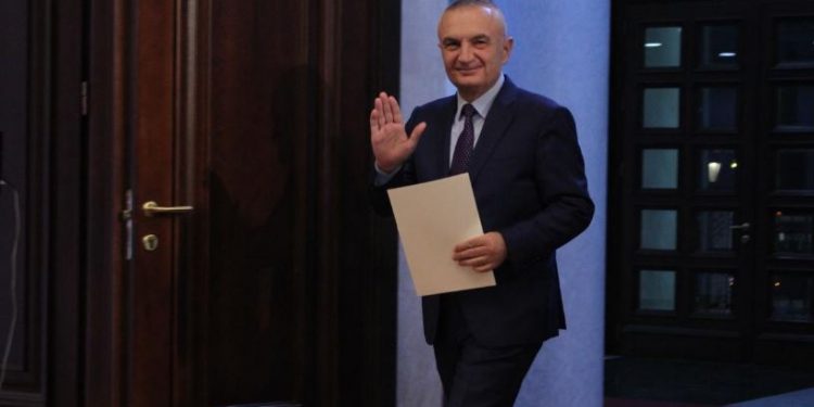 Meta kthen në Kuvend ligjin për pronat