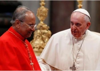 Kardinali i njohur i Kishës Katolike tregon anën tjetër: Koronavirusi është prodhuar në laborator. Përgjegjësit të dënohen për gjenocid