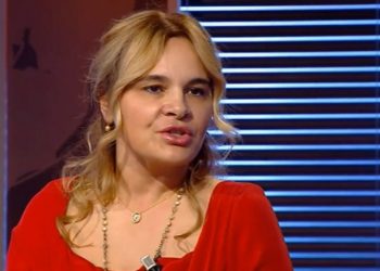Flet Monika Kryemadhi: Rama ka frikë se vuan nga frymëmarrja, nuk jam dakord me masat e qeverisë dhe s’kam frikë nga koronavirusi