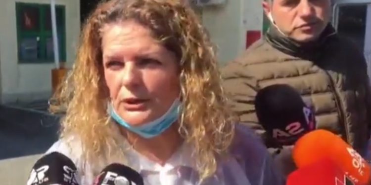 Pse 28-vjeçari me koronavirus nuk u kontrollua kur hyri në Shqipëri, flet mjekja nga kufiri