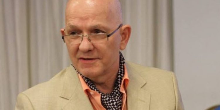 Përparim Kabo: Tritan Shehu e Sali Berisha janë qesharakë. Një thotë pse i latë 100.000 shqiptarë të hyjnë, tjetri thotë kriminale se 1000 kanë mbetur pa u kthyer