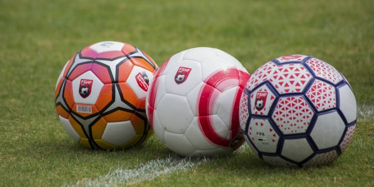 Koronavirusi/ FSHF ‘kyç’ stadiumet, të gjitha ndeshjet pa tifozë