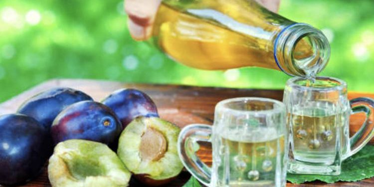 Rakia parandalon koronavirusin? Ja çfarë thonë ekspertët