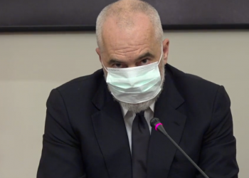 Koronavirusi, Rama me maskë në mbledhje qeverie