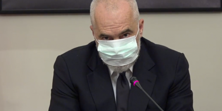 Koronavirusi, Rama me maskë në mbledhje qeverie