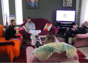 Jeta në karantinë, humor dhe kreativitet tek familja Hide në Libohovë. Një lepur është pagëzuar me emrin ‘Corona’ (VIDEO)