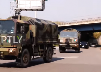Situatë e rëndë në Itali, kamionët e ushtrisë transportojnë viktimat, s’ka as vende në varreza (VIDEO)