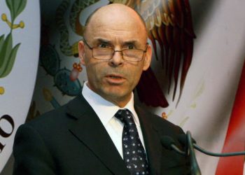 “Stop gallatës se jemi ‘racë e fortë’! Shkunduni para se…”, mesazh i fortë për koronavirusin nga ambasadori shqiptar në Kinë