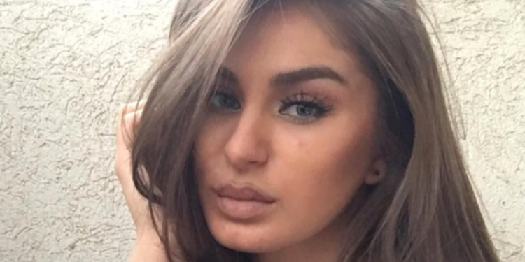 Këngëtarja shqiptare rrëfen karantinën: Tani më pëlqen të rri vetëm me brekë