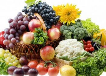 Frika nga virusi/ Si të pastrojmë ushqimet e blera, frutat dhe perimet