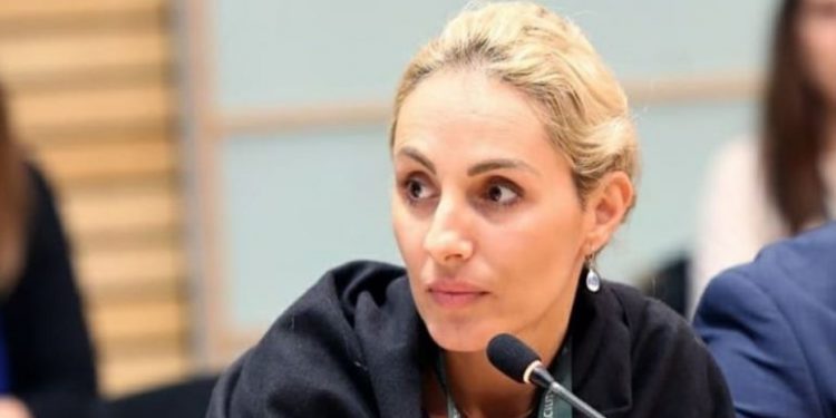 Zv. ministrja Ornela Çuçi lançon nismën “Shqipëria nga Shtëpia”, ja çfarë duhet të bëni (FOTO)