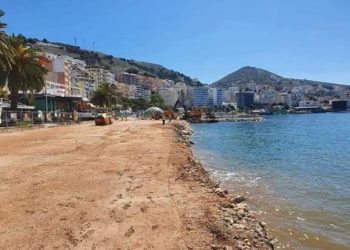 Punimet për lungomaren e Sarandës/ Përse ma ndot detin o shtet?