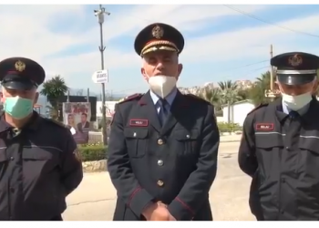 Ardi Veliu zbret në jug, inspekton pikat e kontrollit në zonat e gjelbra: E keni të ndaluar të bëni plazh (VIDEO)