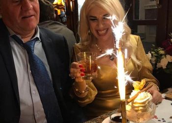 Biznesmenia shqiptare: Të kesh burrin në shtëpi 24 orë, hall i madh. Tani i besoj kushërirat e komshiet, kur thonin se na ka gjet belaja