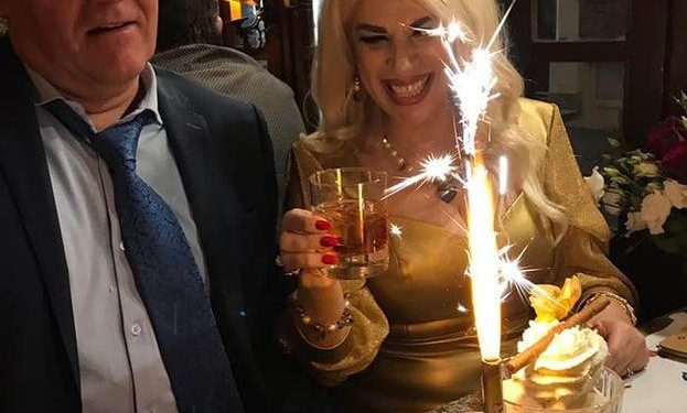 Biznesmenia shqiptare: Të kesh burrin në shtëpi 24 orë, hall i madh. Tani i besoj kushërirat e komshiet, kur thonin se na ka gjet belaja