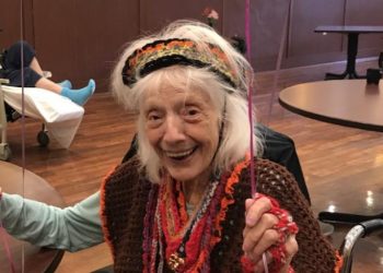 Plot 101 vjeç, kjo është gruaja që ka mposhtur dy pandemi dhe disa sëmundje të tjera