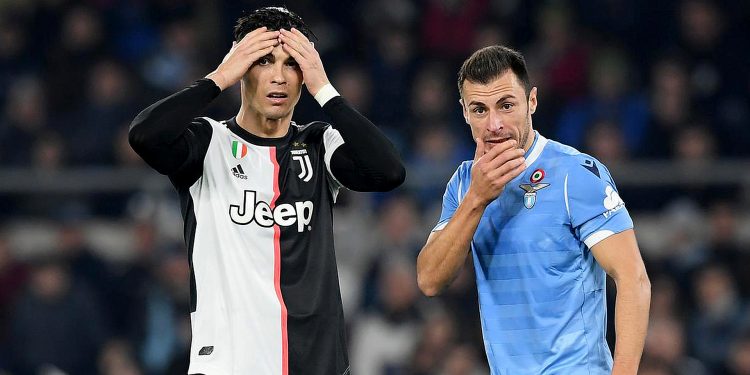 Futbolli nën pandemi – çfarë do të ndodhë me kampionatet më të ndjekura në Evropë