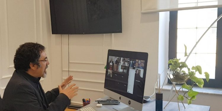 Ndikimi i pandemisë së  Covid-19 në bujqësi, ministri Çuçi mbledh shoqatat e agrobiznesit: Situata në monitorim të vazhdueshëm, presim propozimet për paketën e ndihmës (FOTO)