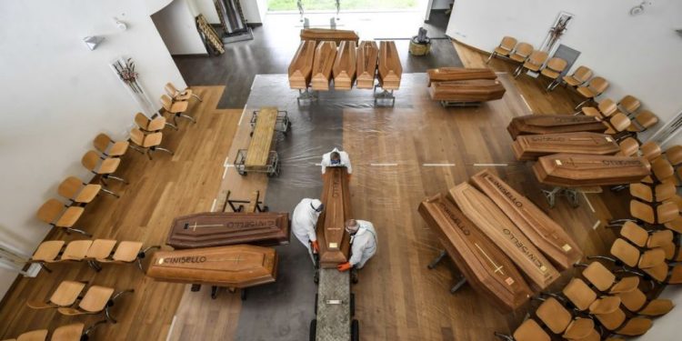 Mjeku shqiptar në Breshia tregon pse ka kaq shumë viktima nga koronavirusi në Itali