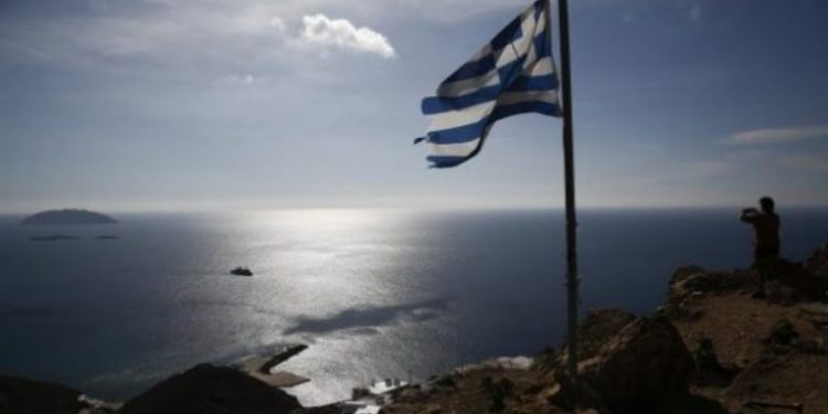 Greqi/ Nga 4 maji qytetarët dalin lirisht, lejohen dyqanet dhe parukeritë