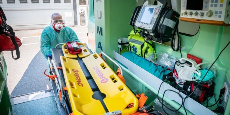 ‘E pamundur të kthehemi në normalitet para qershorit ose korrikut’