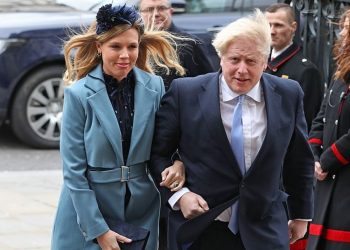 Kryeministri i Britanisë bëhet baba, e fejuara 24 vjet më e re lind djalë