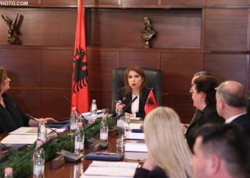 Më 27 prill rifillon puna në të gjitha gjykatat e vendit