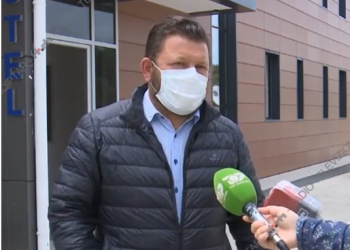 Kryetari i Dropullit: Unë dhe prefekti kemi dalë garantë që emigrantët në karantinë do i paguajnë vetë faturat (VIDEO)