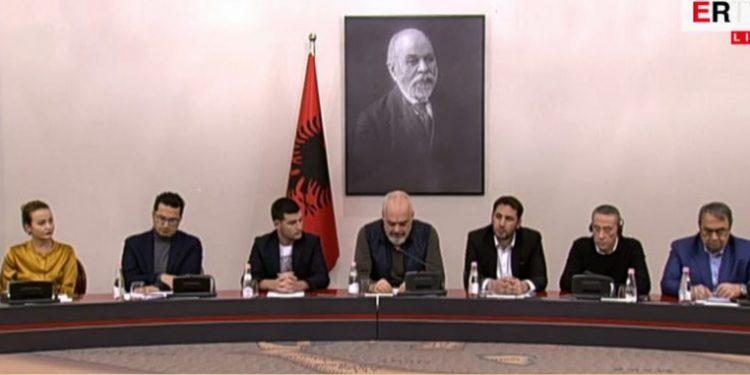 Solidariteti i munguar në kohën e koronës: Ku humbën bamirësit që qajnë në TV