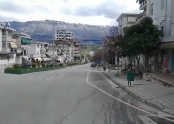 Gjirokastra në shtetrrethim, të gjithë mbyllur në shtëpi (VIDEO)