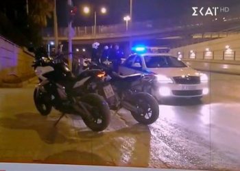 Akt terrorist në Athinë, sulmohet me molotov televizioni Skai