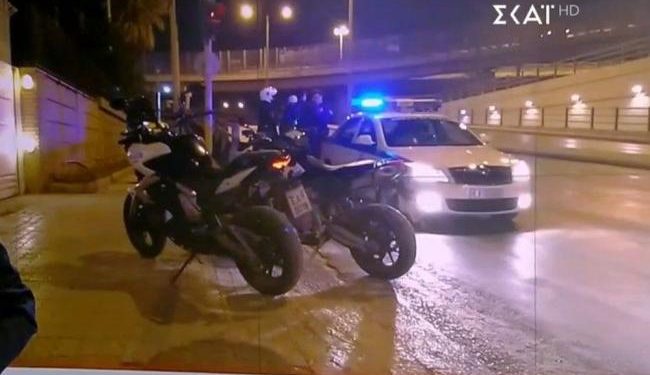 Akt terrorist në Athinë, sulmohet me molotov televizioni Skai