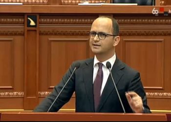 Fjalimi i fortë i Ditmir Bushatit në Kuvend: Mjaft më me oligarkët! (VIDEO)